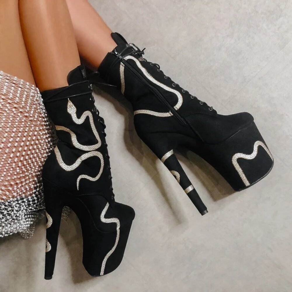 Hella Heels Snake In My Boot Black 8 Inch Size 6